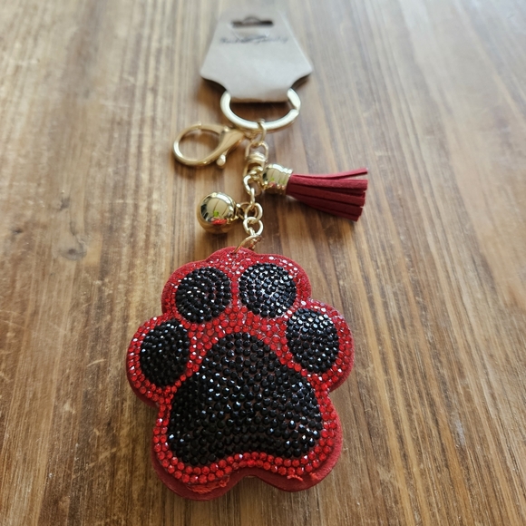 DIVAS LiMiTED Red and Black Paw Key Holder - Picture 1 of 4